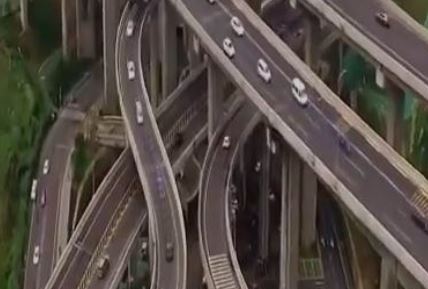 Πώς πάει η κατασκευή γεφυρών;