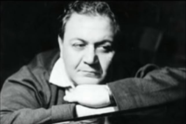 Μάνος Χατζιδάκις – Το πρόσωπο του τέρατος