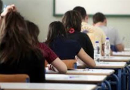 Πανελλαδικές και Ενδοσχολικές εξετάσεις.