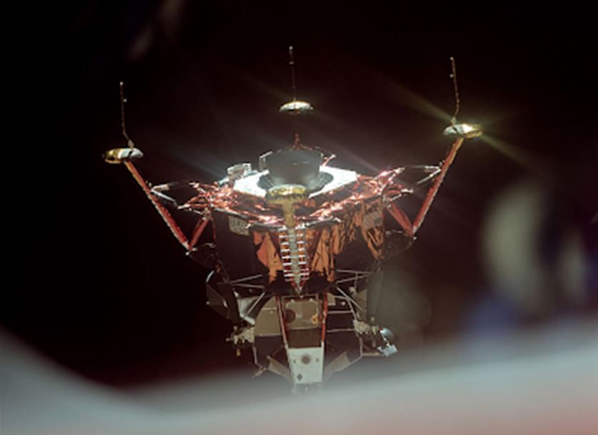 Σαν σήμερα … 1969, η σεληνάκατος Eagle,  έφτασε στη Σελήνη.