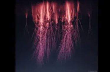 Κεραυνοί προς τα πάνω